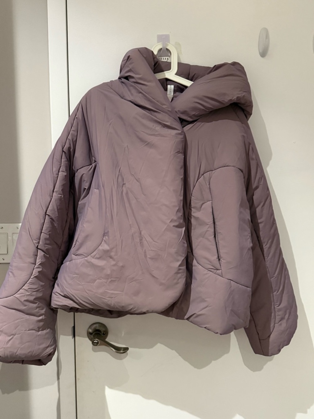Lululemon puffer coat size L